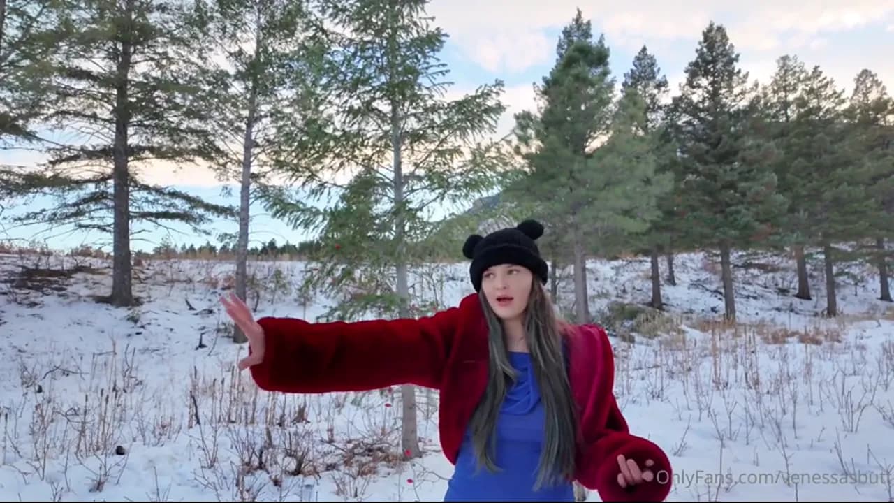 Venessasbutt's Warm Desire In Cold Weather