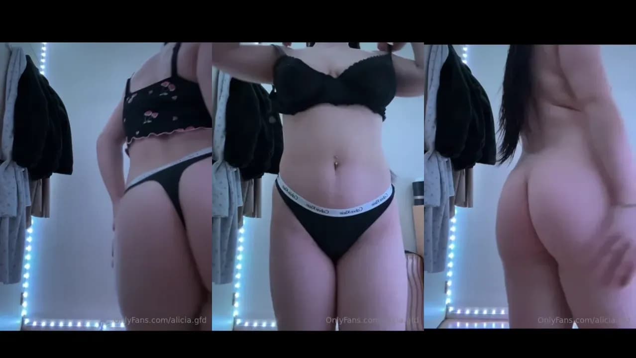 Alicia.gfd gives us a striptease