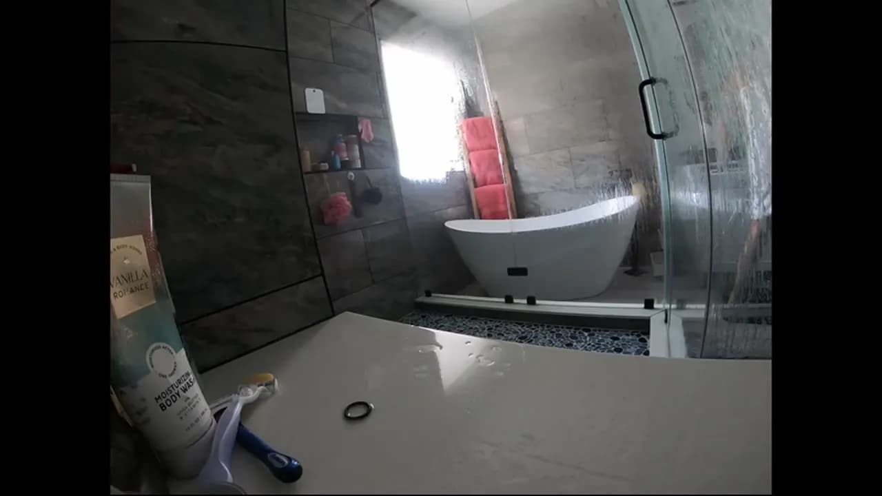 Eva Notty Gives A Blowjob In The Shower