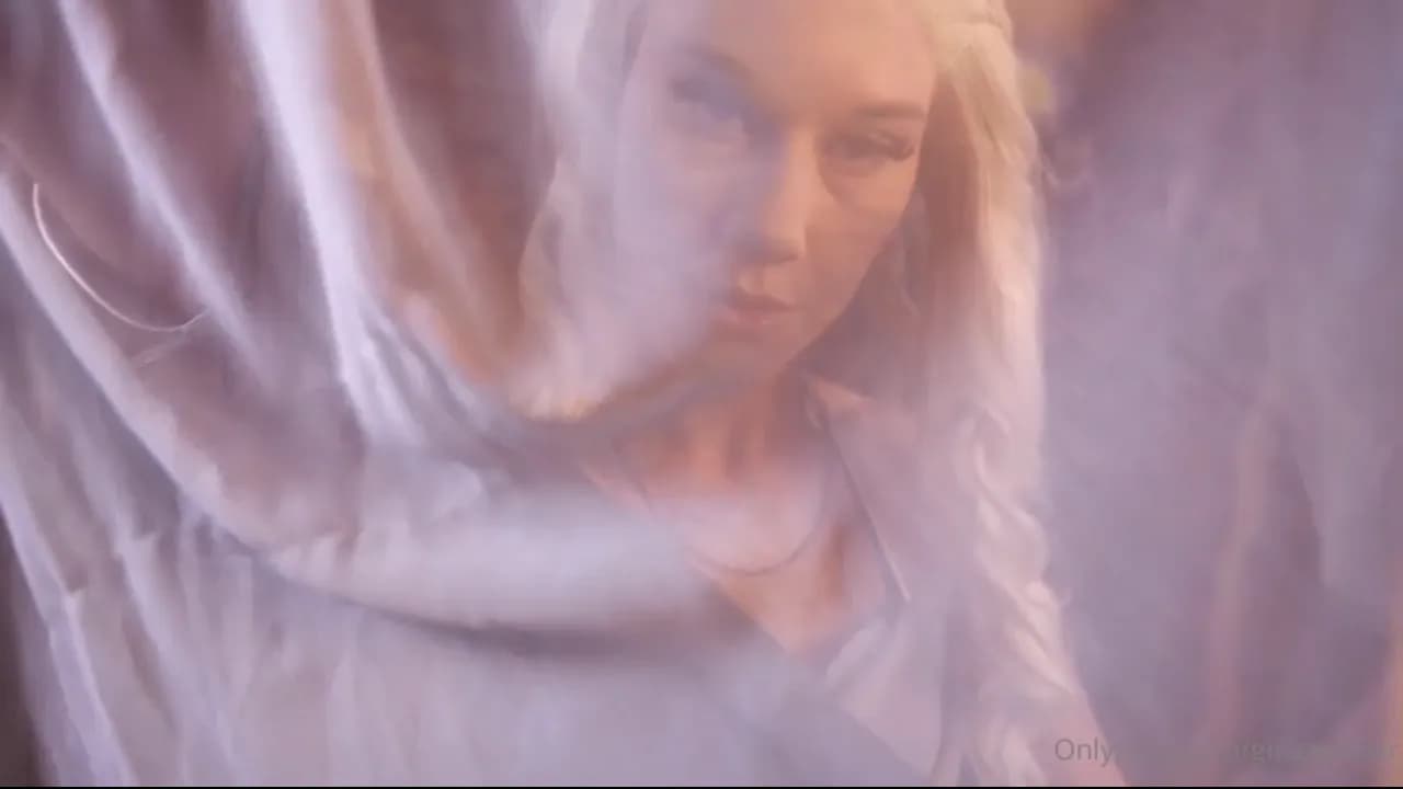 Gingerasmr As Daenerys Slowly Strips Naked