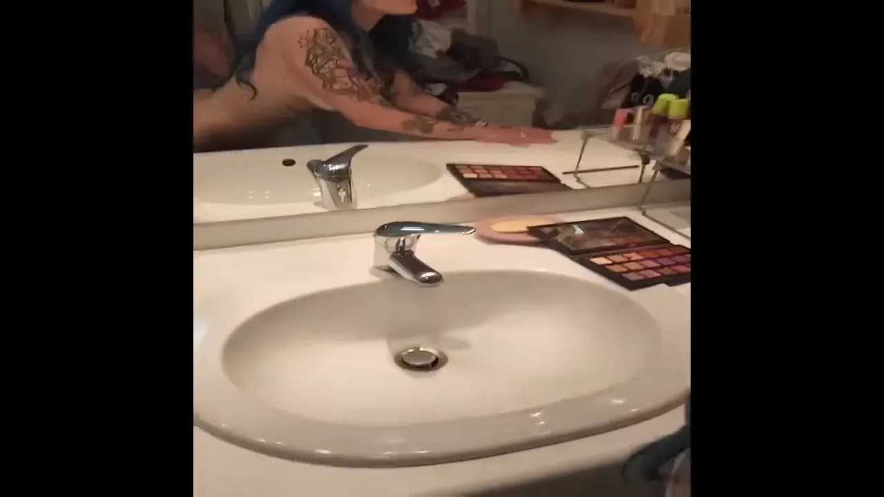 Khalamite Sextape Baisée Pendant Qu'elle Se Maquille Vidéo Porno Leaks