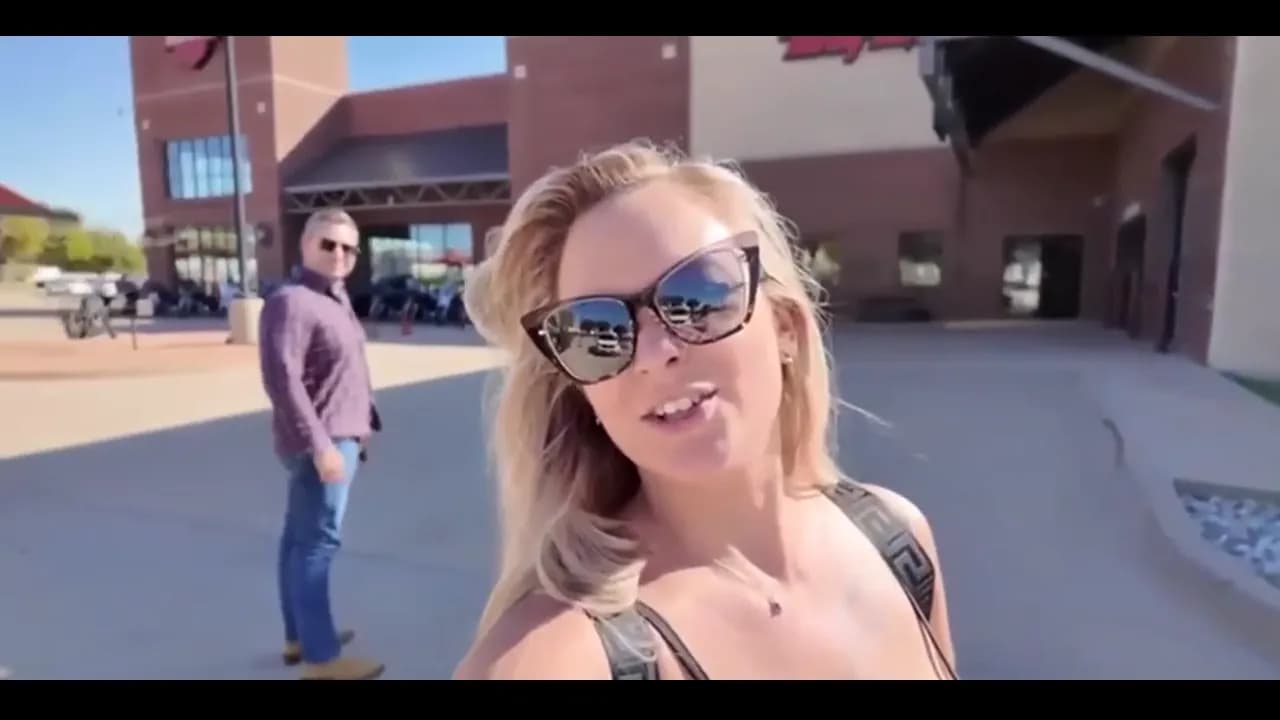 Tiffanyleiddi   Les Vacances de Tiffany au Texas - Episode 1