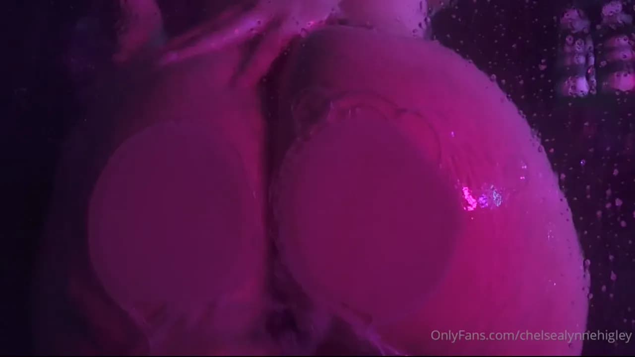 Chelsealynnehigley Shakes Her Ass Against The Glass
