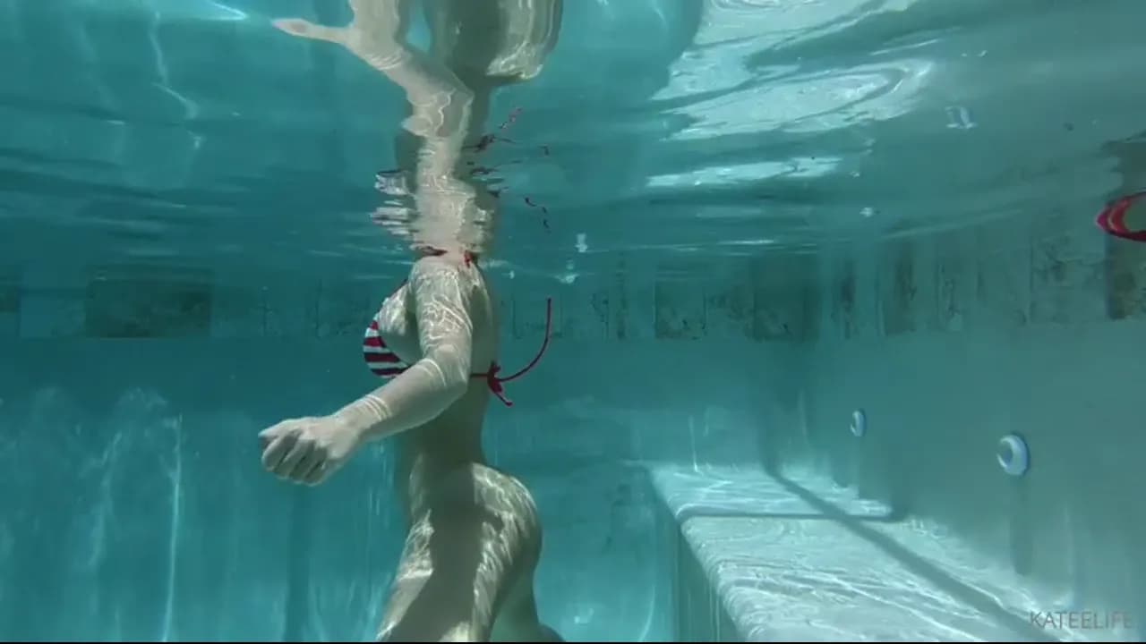 Kateelife Swims With Bare Ass In The Pool